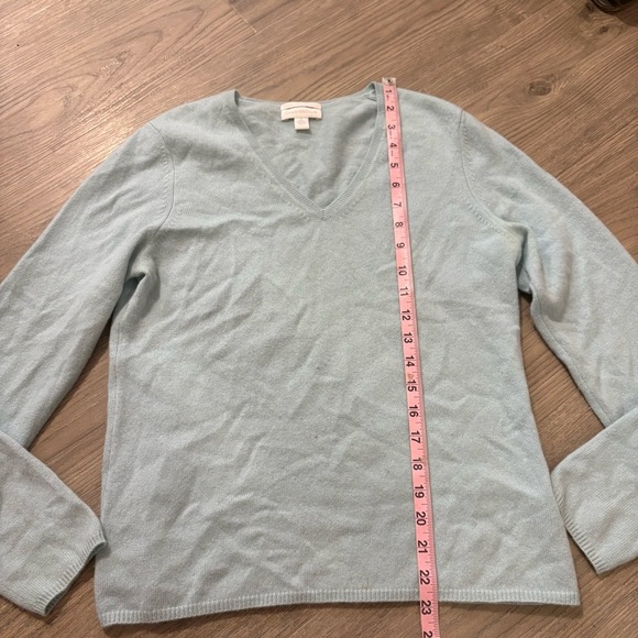 Charter Club Blue 100% 2 Ply Cashmere V-Neck Sweater Sz S Classic Preppy - Picture 16 of 16